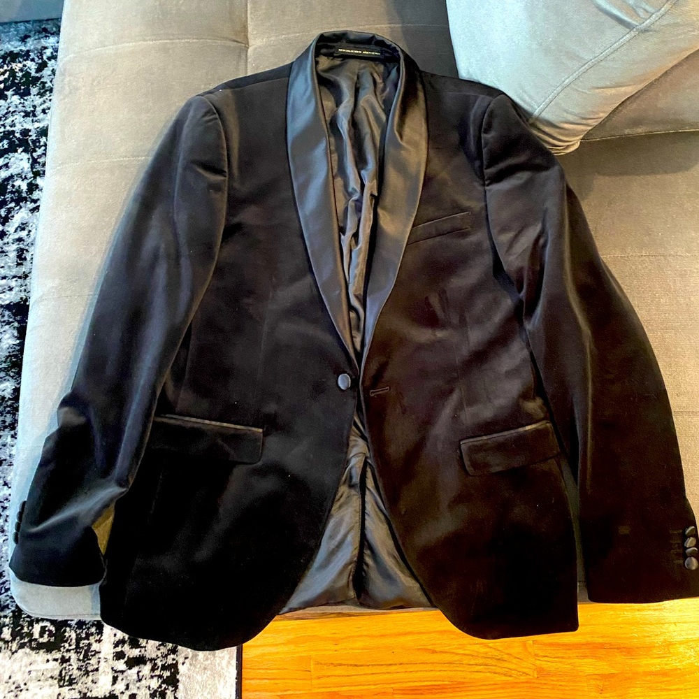 Zara Men’s Black Velvet Blazer